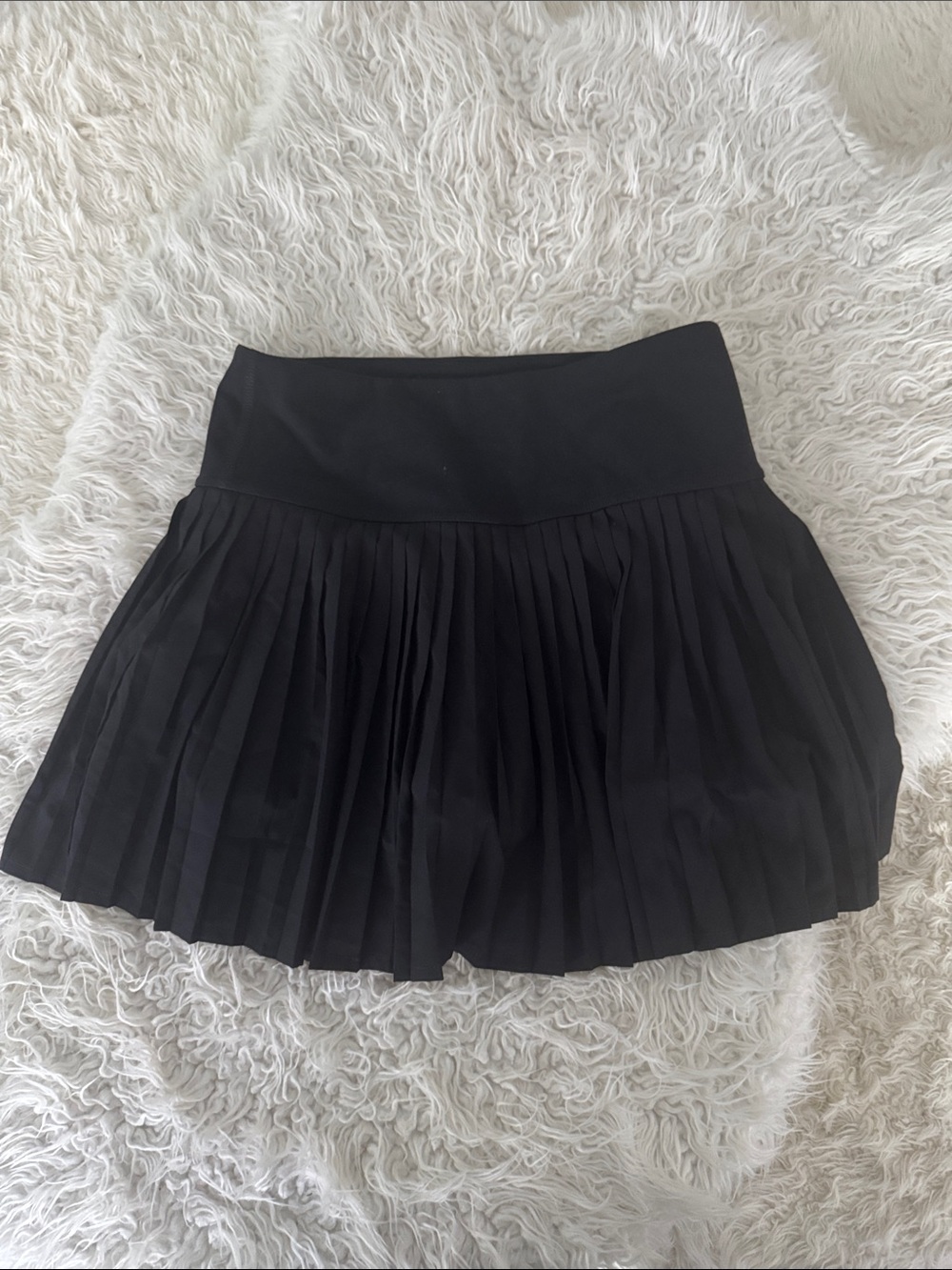 Quince Black Pleated skirt
